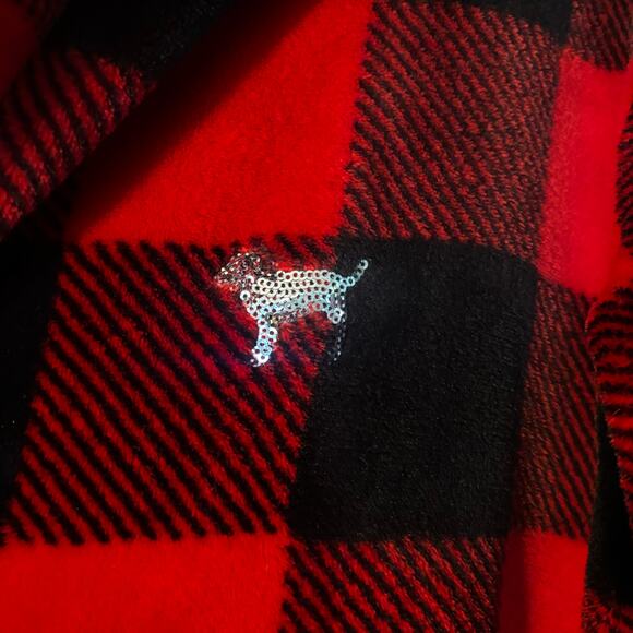 Victorias Secret Plush Robe Cardigan M/L Silver Sequin Dog Logo Red Black Check - Picture 4 of 11
